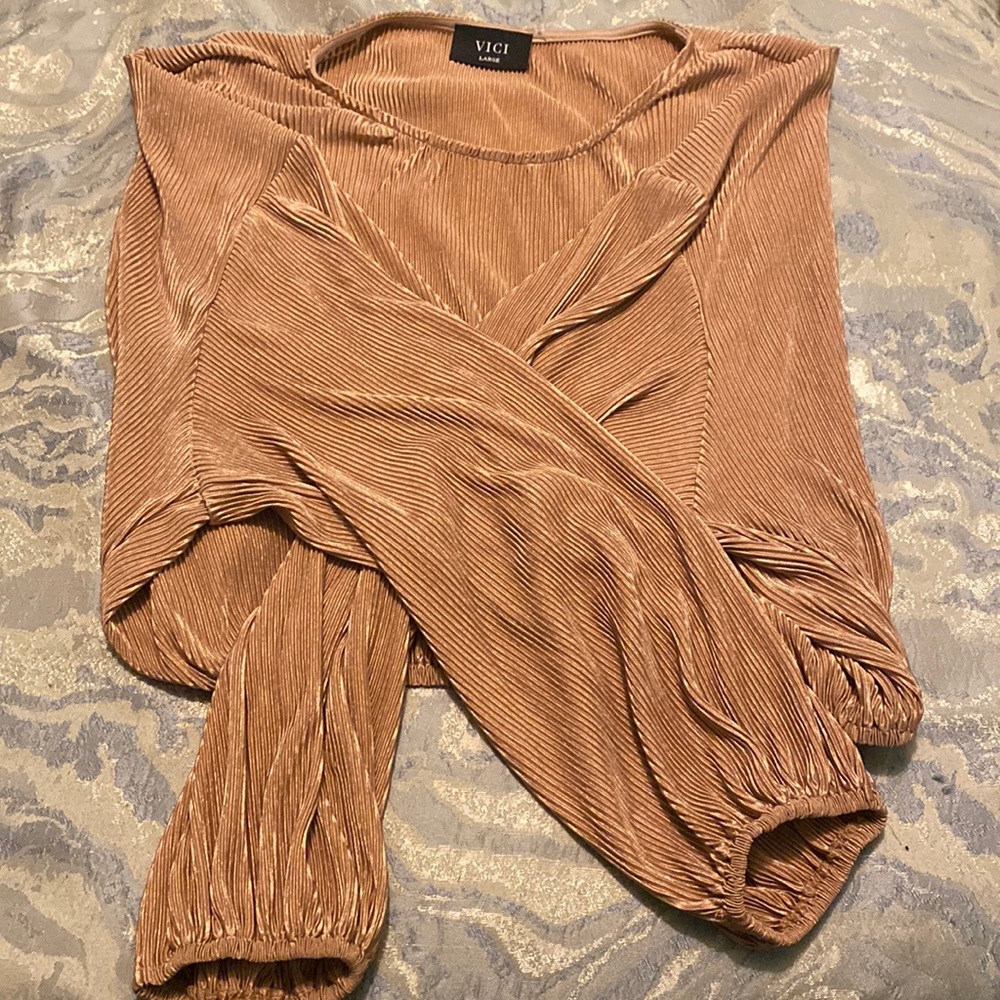Crop long sleeve top